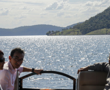 Ribeirão Claro, 26 de julho de 2023 - Com a presença dos secretários de Turismo do Paraná, Márcio Nunes, e de São Paulo, Roberto Lucena, aconteceu no Resort Tayayá, a assinatura do Protocolo de Intenções para o fomento integrado do turismo na região denominada Angra Doce.