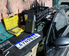 Polícia Militar prende cinco pessoas por desmanche e clonagem de veículos, em Pinhais