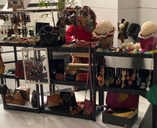  primeira edição da Mostra Paranaense de Economia Solidária no térreo do Palácio das Araucárias, em Curitiba.
