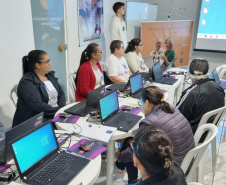 Celepar leva cursos de inclusão digital de idosos para mais sete cidades em agosto