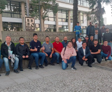 DER/PR firma parceria para realização de cursos e modernização de laboratório de asfalto 