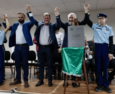 Governo inaugura última escola paralisada pela Operação Quadro Negro, em Campo Largo