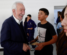 Governo inaugura última escola paralisada pela Operação Quadro Negro, em Campo Largo