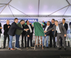 Lapa, 10 de agosto de 2023 - O governo do Paraná realiza na Lapa a entrega de 118 moradias populares, sendo 94 por meio do programa Casa Fácil.