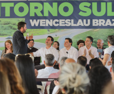 O governador Carlos Massa Ratinho Junior entregou oficialmente nesta quinta-feira (17) o Contorno Sul de Wenceslau Braz, no Norte Pioneiro. 