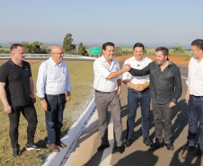 O governador Carlos Massa Ratinho Junior entregou oficialmente nesta quinta-feira (17) o Contorno Sul de Wenceslau Braz, no Norte Pioneiro. 