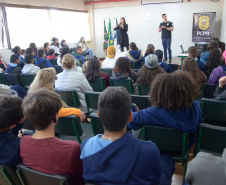 PCPR ministra palestra para 58 alunos surdos em escola na Capital