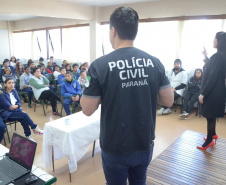 PCPR ministra palestra para 58 alunos surdos em escola na Capital