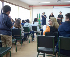 PCPR ministra palestra para 58 alunos surdos em escola na Capital