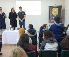 PCPR ministra palestra para 58 alunos surdos em escola na Capital
