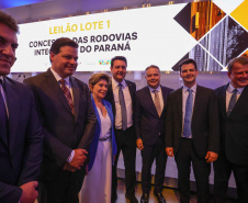 O leilão foi realizado nesta sexta-feira (25) na Bolsa de Valores, em São Paulo, e contou com a participação do governador Carlos Massa Ratinho Junior 