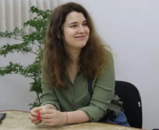 Professora ucraniana ministrará curso gratuito sobre poesia