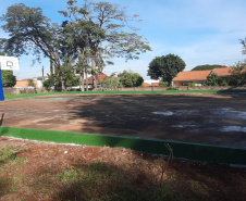 Governo do Paraná inicia projeto-piloto de instalação de pisos em quadras esportivas em Jandaia do Sul