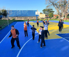 Governo do Paraná inicia projeto-piloto de instalação de pisos em quadras esportivas em Jandaia do Sul