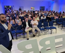 Jucepar orienta 150 gestores municipais sobre Decreto do Baixo Risco em Maringá