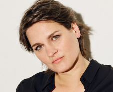"The Best of Madeleine Peyroux": cantora americana apresenta o mais emblemático do jazz, no Guairão