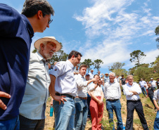 Governador da início à ação Mil Fontes, que vai proteger 1000 nascentes de água até o Dia da Árvore.