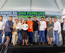 Governador Carlos Massa Ratinho Jr inaugura 240 apartamentos, dos quais 166 receberam subsídio do Governo do Estado, totalizando R$ 2,5 milhões de investimento.