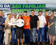 Governador Carlos Massa Ratinho Jr inaugura 240 apartamentos, dos quais 166 receberam subsídio do Governo do Estado, totalizando R$ 2,5 milhões de investimento.
