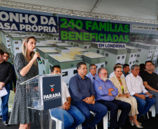 Governador Carlos Massa Ratinho Jr inaugura 240 apartamentos, dos quais 166 receberam subsídio do Governo do Estado, totalizando R$ 2,5 milhões de investimento.