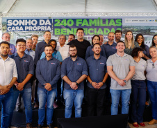 Governador Carlos Massa Ratinho Jr inaugura 240 apartamentos, dos quais 166 receberam subsídio do Governo do Estado, totalizando R$ 2,5 milhões de investimento.