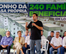 Governador Carlos Massa Ratinho Jr inaugura 240 apartamentos, dos quais 166 receberam subsídio do Governo do Estado, totalizando R$ 2,5 milhões de investimento.