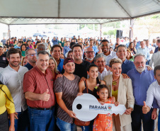 Governador Carlos Massa Ratinho Jr inaugura 240 apartamentos, dos quais 166 receberam subsídio do Governo do Estado, totalizando R$ 2,5 milhões de investimento.