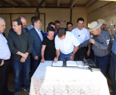  inauguração de mais um sistema para a produção de biogás e biometano, instalado na Granja Angst, em Toledo, no Oeste do Paraná. 