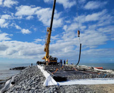 Com estruturas finalizadas, obras da Orla de Matinhos chegam a 86