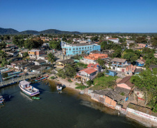 VALADARES