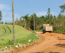 PR-511 Conservação de estrada rural atende distrito em Contenda 