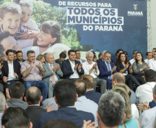 Curitibam 25 de setembro de 2023 - O governador Carlos Massa Ratinho Jr. realiza encontro com prefeitos e entrega mais de R$ 400 milhões em melhorias às cidades paranaenses.