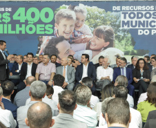 Curitiba, 25 de setembro de 2023 - O governador Carlos Massa Ratinho Jr. realiza encontro com prefeitos e entrega mais de R$ 400 milhões em melhorias às cidades paranaenses.