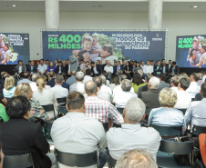 Curitiba, 25 de setembro de 2023 - O governador Carlos Massa Ratinho Jr. realiza encontro com prefeitos e entrega mais de R$ 400 milhões em melhorias às cidades paranaenses.