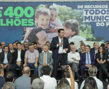 Curitibam 25 de setembro de 2023 - O governador Carlos Massa Ratinho Jr. realiza encontro com prefeitos e entrega mais de R$ 400 milhões em melhorias às cidades paranaenses.