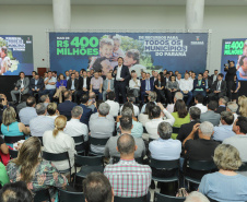 Curitibam 25 de setembro de 2023 - O governador Carlos Massa Ratinho Jr. realiza encontro com prefeitos e entrega mais de R$ 400 milhões em melhorias às cidades paranaenses.