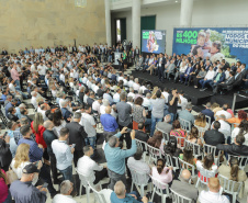 Curitibam 25 de setembro de 2023 - O governador Carlos Massa Ratinho Jr. realiza encontro com prefeitos e entrega mais de R$ 400 milhões em melhorias às cidades paranaenses.