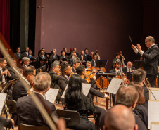 Alunos de escolas públicas assistem concerto cívico da orquestra sinfônica do Paraná