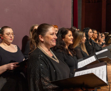 Alunos de escolas públicas assistem concerto cívico da orquestra sinfônica do Paraná
