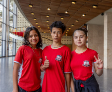Alunos de escolas públicas assistem concerto cívico da orquestra sinfônica do Paraná