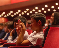 Alunos de escolas públicas assistem concerto cívico da orquestra sinfônica do Paraná