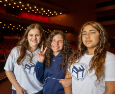 Alunos de escolas públicas assistem concerto cívico da orquestra sinfônica do Paraná