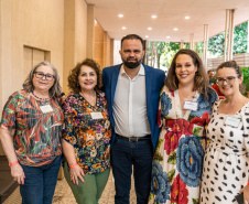 Educação reúne 800 educadores em encontro de formação continuada em Foz do Iguaçu