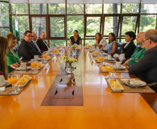 Curitiba, 19 de setembro de 2023 - A primeira dama, Luciana Saita Massa, recebe a visita de Rosália Vargas, presidente da Ciência Viva de Portugal.