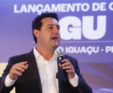 O governador Carlos Massa Ratinho Junior participou nesta terça-feira (19) do evento de início das obras de ampliação do Aeroporto Internacional de Foz do Iguaçu – Cataratas, no Oeste