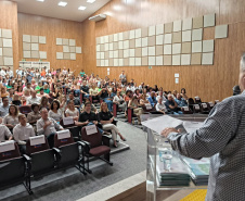O secretário de Estado da Saúde, Beto Preto, participou, na manhã desta sexta-feira (22), do lançamento da caderneta da saúde em Maringá