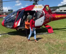 Paraná está ajudando nos atendimentos em Santa Catarina com equipe aérea e helicóptero