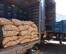 A Ceasa de Curitiba envia nesta quarta-feira (11) 12  toneladas de alimentos para Rio Negro e União da Vitória, cidades atingidas pelas chuvas e cheias nos rios no último final de semana.  