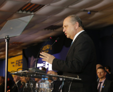 O governador Carlos Massa Ratinho Junior participou nesta segunda-feira (23) da posse do novo presidente da Federação das Indústrias do Paraná (Fiep), Edson Vasconcelos.