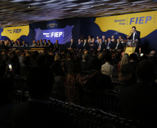 O governador Carlos Massa Ratinho Junior participou nesta segunda-feira (23) da posse do novo presidente da Federação das Indústrias do Paraná (Fiep), Edson Vasconcelos.